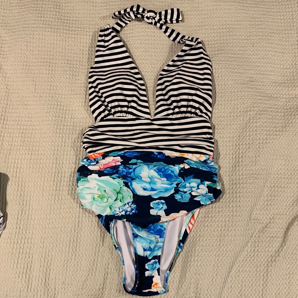 Cupshe One Piece Halter Swimsuit.